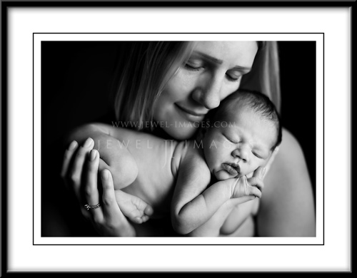 nut277-bw