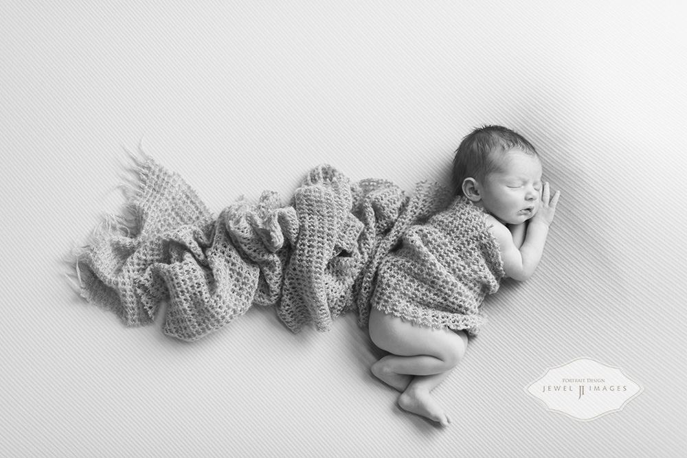 Scott_Newborn_157BW