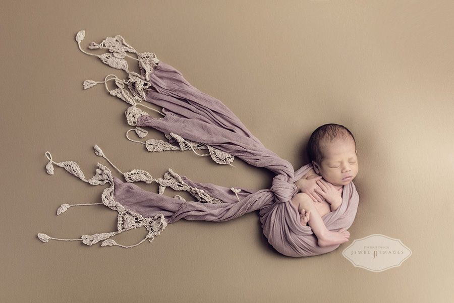 Newborn beauty | Jewel Images Bend, Oregon Newborn Photographer www.jewel-images.com #newborn #photography #newbornphotographer #jewelimages