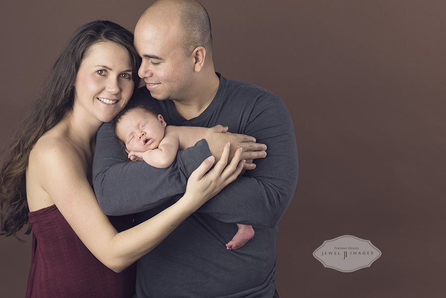 Sweetness! | Jewel Images Bend, Oregon Newborn Photographer www.jewel-images.com #newborn #photography #newbornphotographer #jewelimages