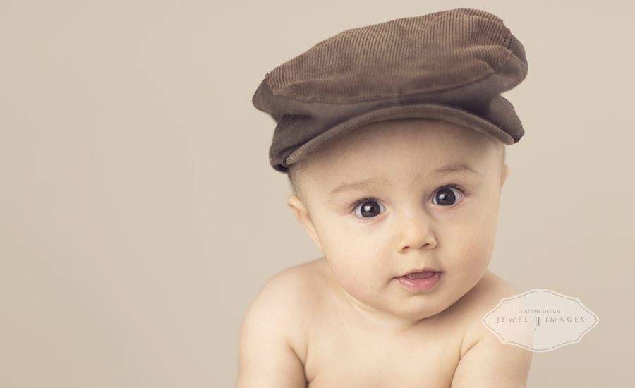 That cap! | Jewel Images Bend, Oregon Newborn Photographer www.jewel-images.com #newborn #photography #newbornphotographer #jewelimages