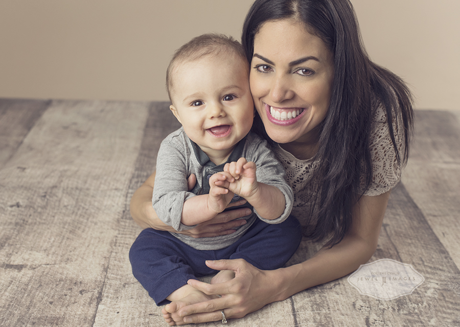 Sweet and fun! | Jewel Images Bend, Oregon Newborn Photographer www.jewel-images.com #newborn #photography #newbornphotographer #jewelimages
