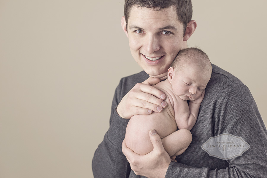 In Daddy's arms | Jewel Images Bend, Oregon Newborn Photographer www.jewel-images.com #newborn #photography #newbornphotographer #jewelimages