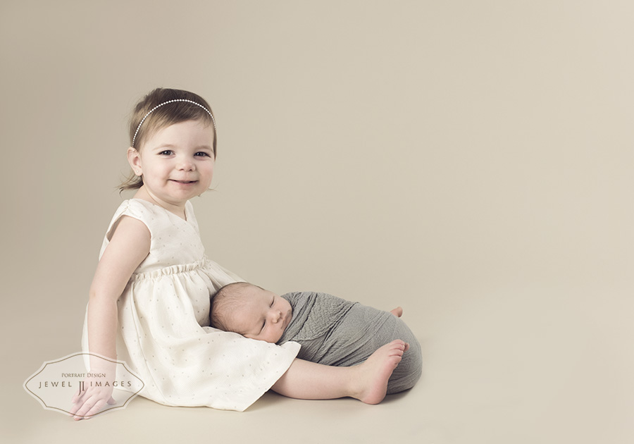 Finally together! | Jewel Images Bend, Oregon Newborn Photographer www.jewel-images.com #newborn #photography #newbornphotographer #jewelimages