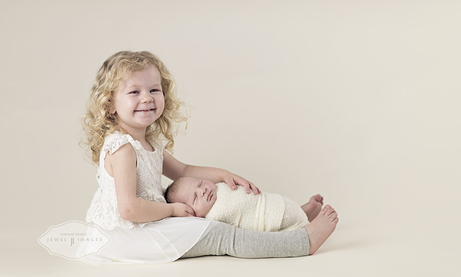 So happy, finally together! | Jewel Images Bend, Oregon Newborn Photographer www.jewel-images.com #newborn #photography #newbornphotographer #jewelimages