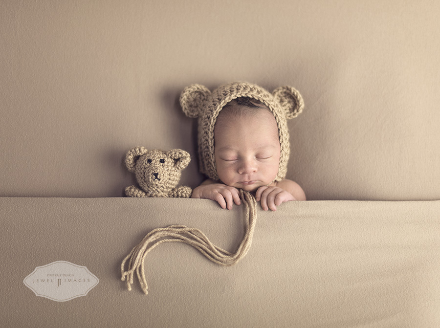 Night night little love! | Jewel Images Bend, Oregon Newborn Photographer www.jewel-images.com #newborn #photography #newbornphotographer #jewelimages