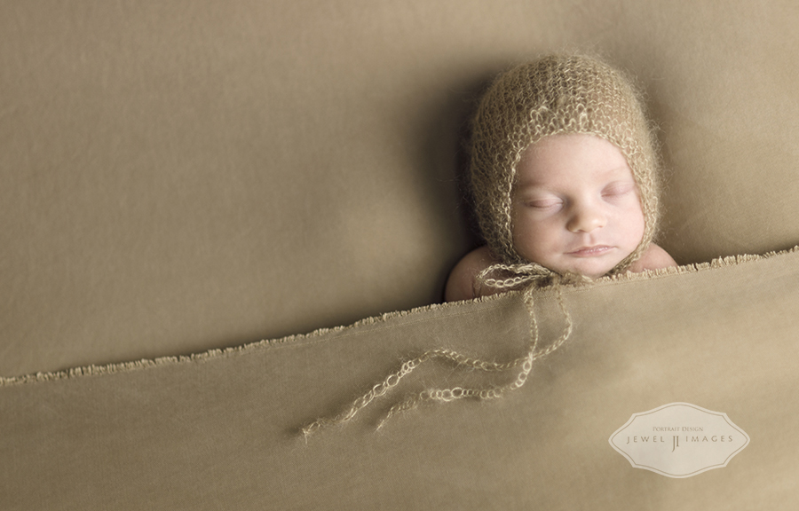Sweet princess! | Jewel Images Bend, Oregon Newborn Photographer www.jewel-images.com #newborn #photography #newbornphotographer #jewelimages