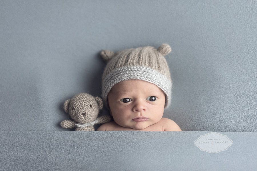 Night night? But I’m wide awake. | Jewel Images Bend, Oregon Newborn Photographer www.jewel-images.com #newborn #photography #newbornphotographer #jewelimages