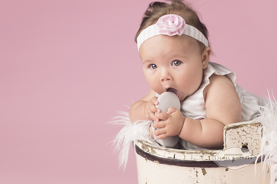 Cute baby stages, never forget | Jewel Images Bend, Oregon Newborn Photographer www.jewel-images.com #newborn #photography #newbornphotographer #jewelimages
