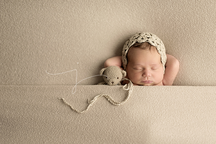 Newborn baby photo Jewel Images Julia Kelleher Bend, Oregon