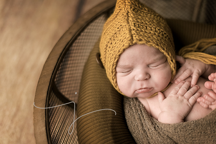 Newborn baby photo Jewel Images Julia Kelleher Bend, Oregon