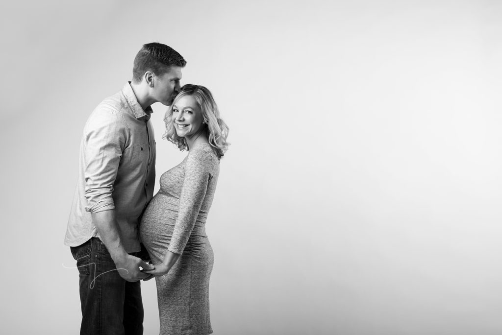 Maternity photo, beauty | Jewel Images, Julia Kelleher, Newborn Photographer Bend, Oregon