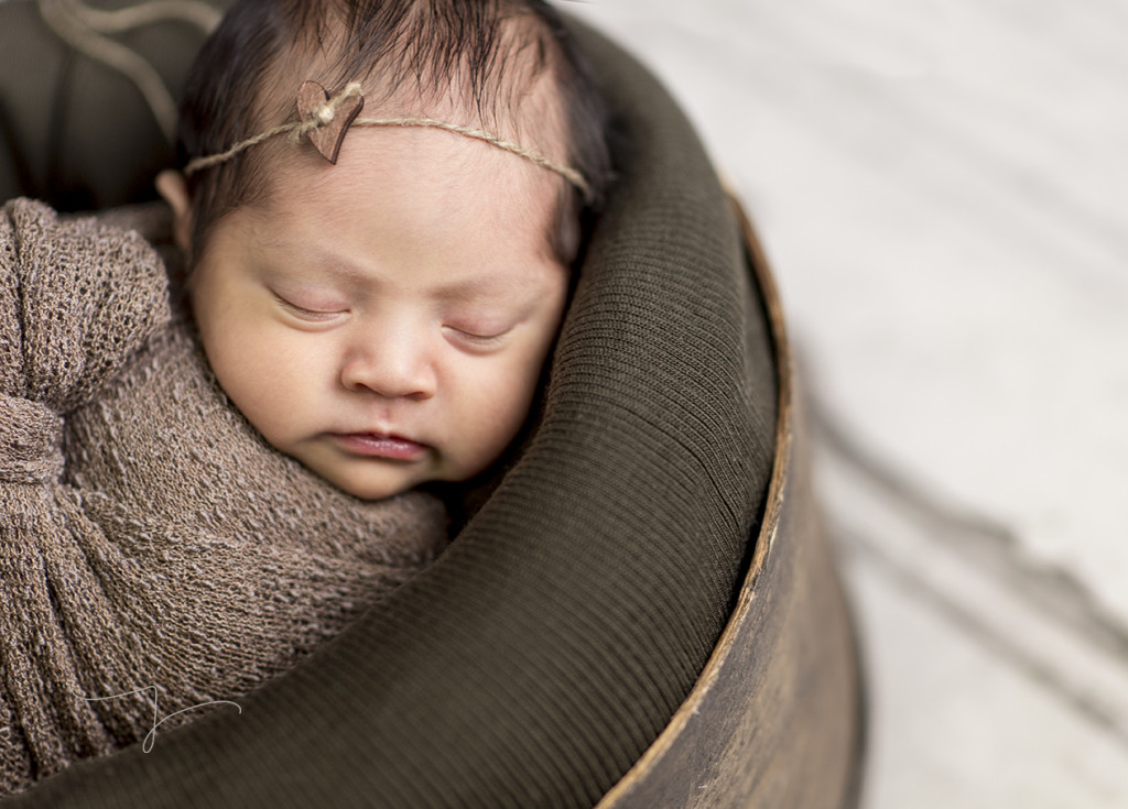 Newborn baby girl | Jewel Images Julia Kelleher Bend Oregon Newborn Photographer