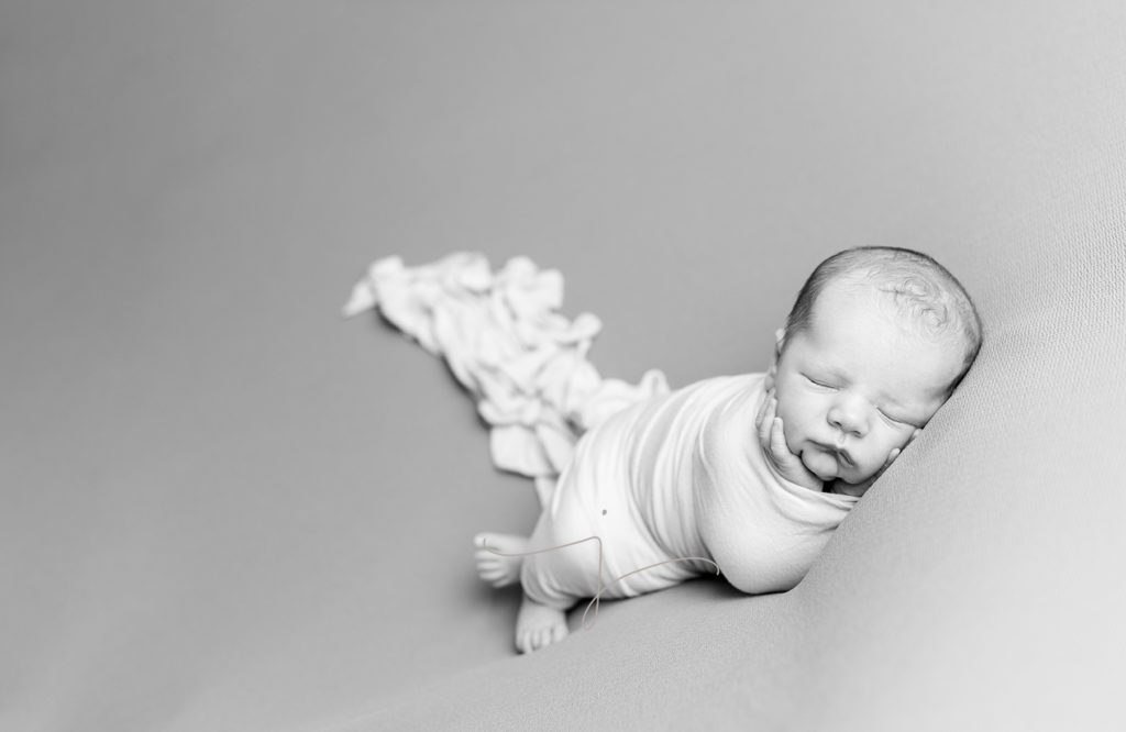 Lewis_Newborn_265BW