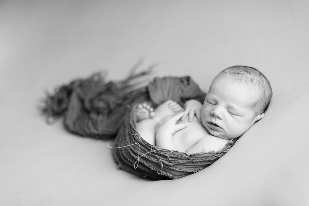 Lewis_Newborn_359BW